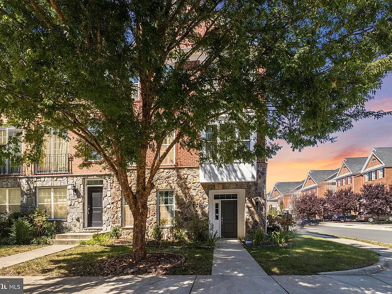 23409 Berkeley Meadows Dr — Photo 1