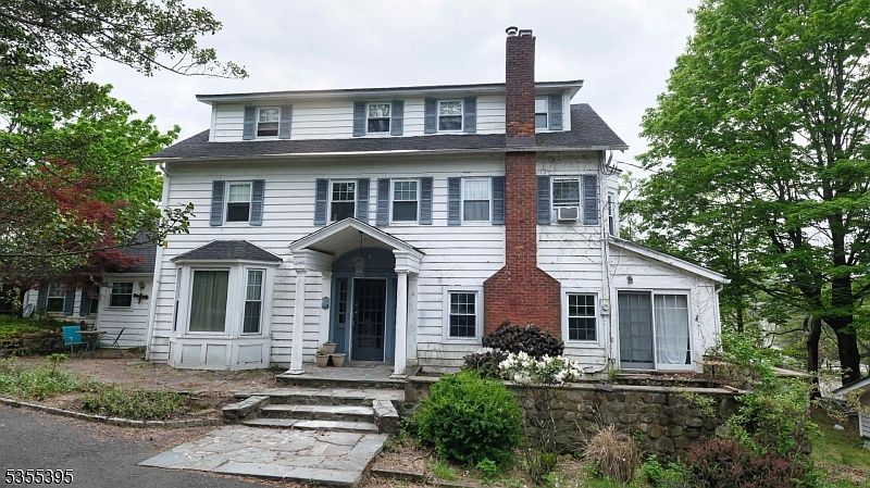 1st image of 558 Mountain Ave