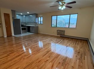8446 162nd St Floor 2, Jamaica, NY 11432