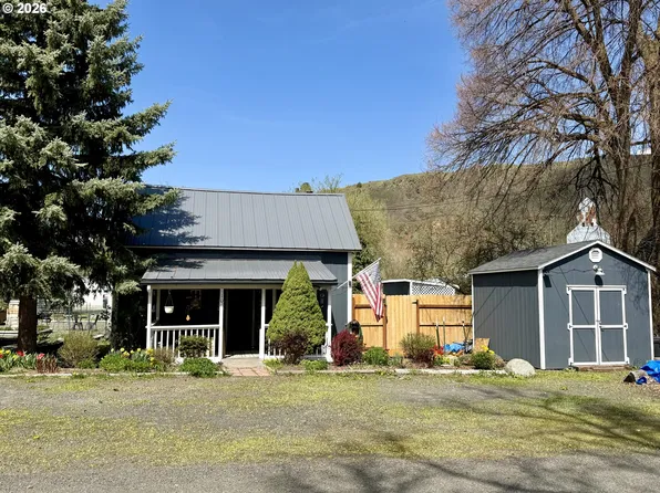 103 W 4th St, Wallowa, OR 97885