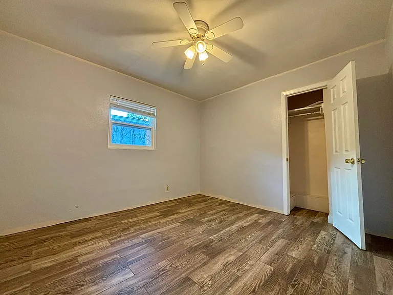 415 E Romana St — Photo 6