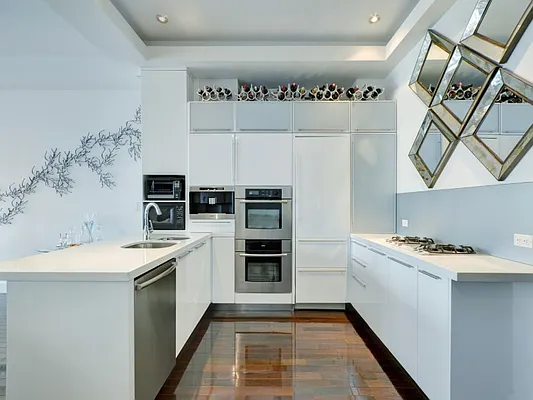 Sold by Sotheby's International Realty | media 2