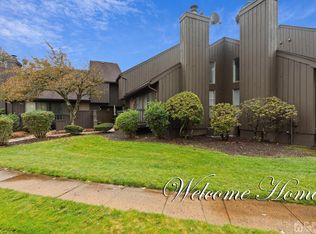 25 Westgate Dr #25, Edison, NJ 08820
