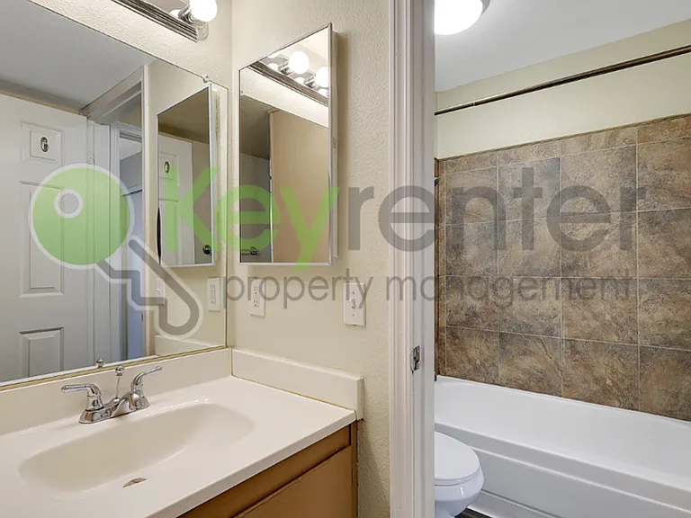 600 Del Verde Cir #7 — Photo 22