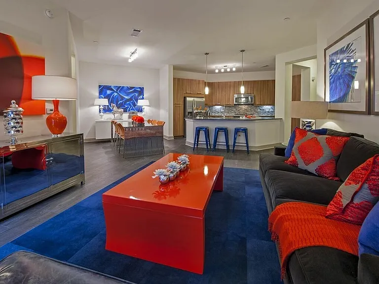 2x2 Living Room