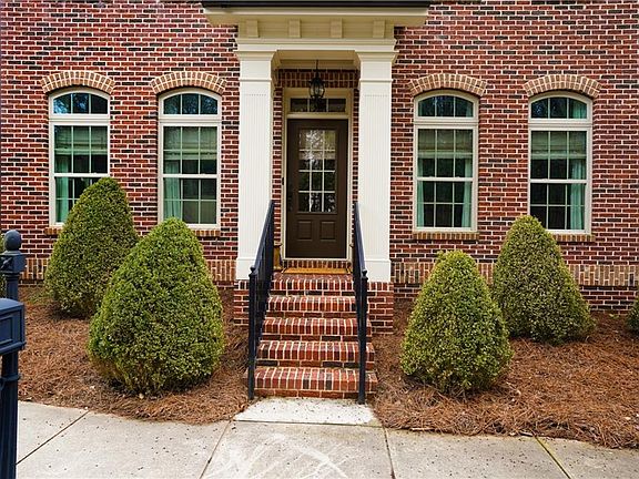 2nd image of 4001 Baverton Dr