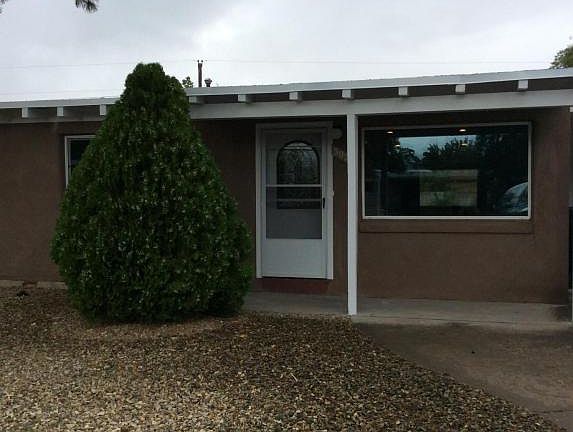 2nd image of 3027 Sierra Dr NE