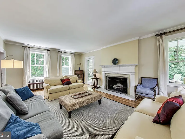 5809 Grosvenor Ln — Photo 5