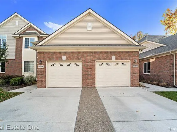 29490 Woodpark Cir, Warren, MI 48092