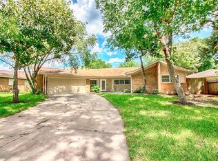 1110 Sunset Ln, Texas City, TX 77590