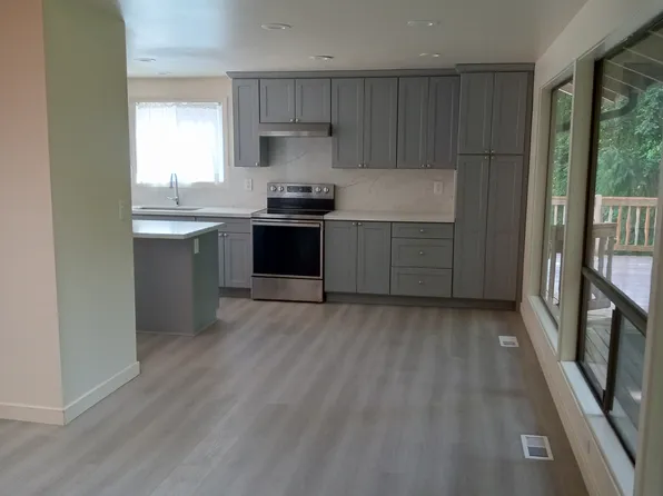 5917 Lake Washington Blvd SE, Bellevue, WA 98006