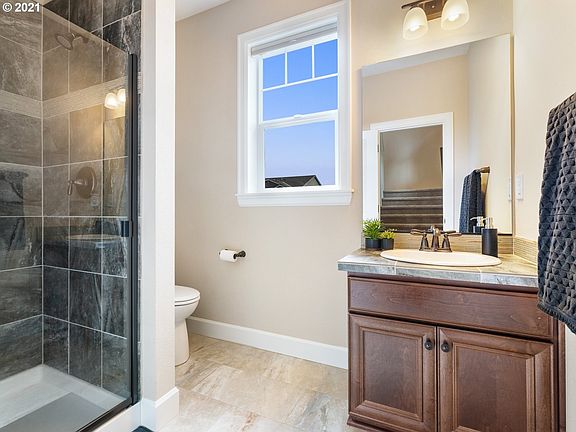downstair_full_bath