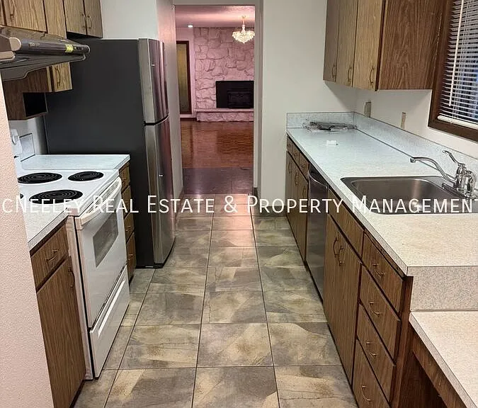 5238 SE 33rd Ave — Photo 2