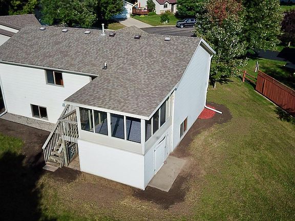 2nd image of 102 17th Street Ct