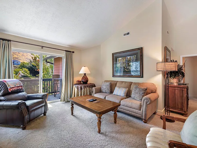 1930 Copper Ranch Ln #C — Photo 12
