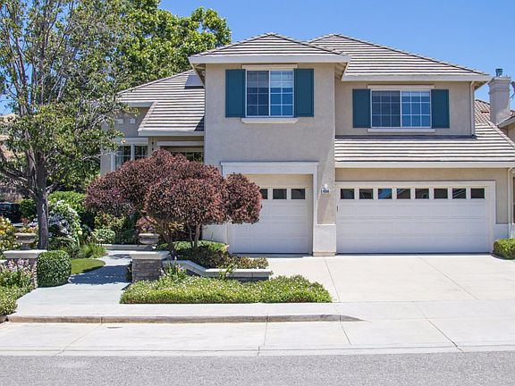 2nd image of 4008 Emerald Isle Ln