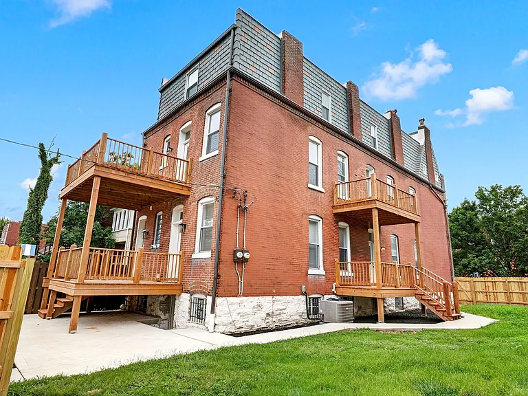 2722 Armand Pl #2F — Photo 7