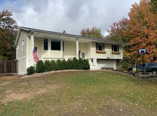 5784 Pontaluna Rd, Fruitport, MI 49415