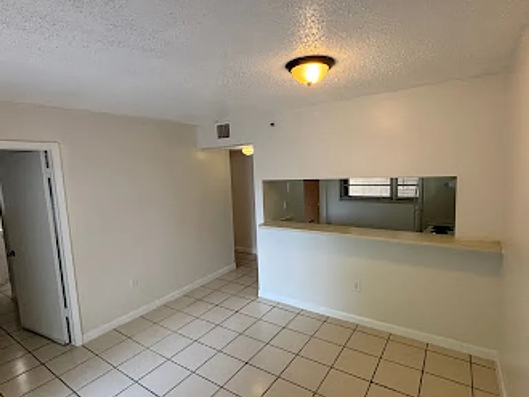 424 SW 12th Ave — Photo 13