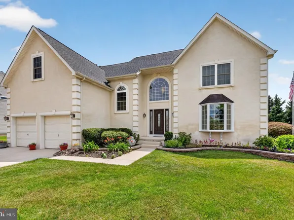 14 Steeplechase Dr, Turnersville, NJ 08012