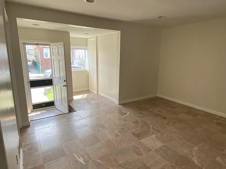 58 Bayliss St #60 — Photo 5