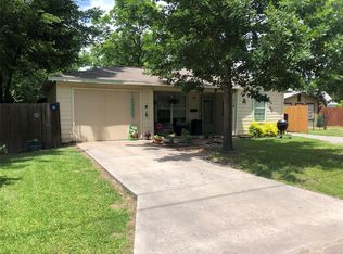 716 W 9th St, Bonham, TX 75418