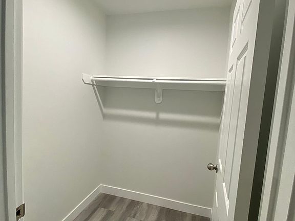 3rd image of 3927 Wisconsin St