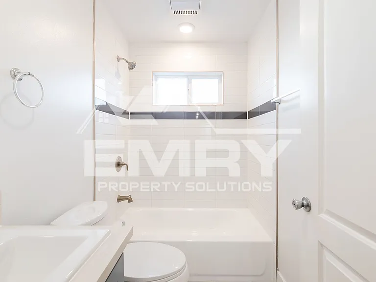 814 N Wilmington Blvd — Photo 20