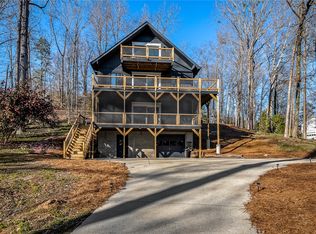 819 Dogwood Cove Dr, Seneca, SC 29678