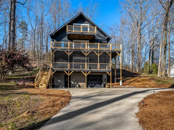 819 Dogwood Cove Dr, Seneca, SC 29678