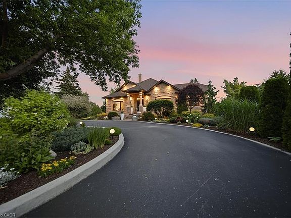 2nd image of 2371 Snyders Rd E