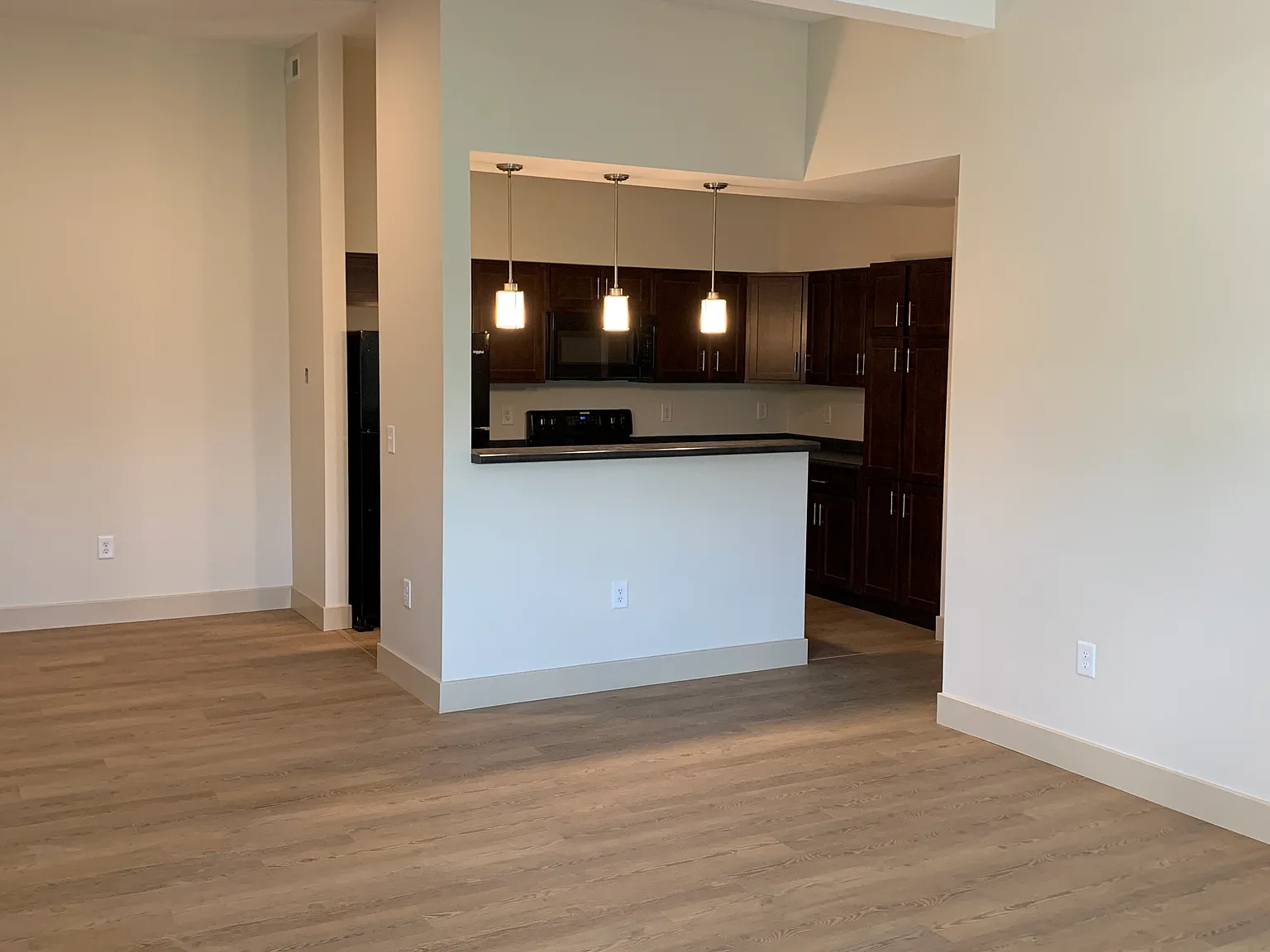 3 bed, 1295 sqft, $1,275 — Photo 3