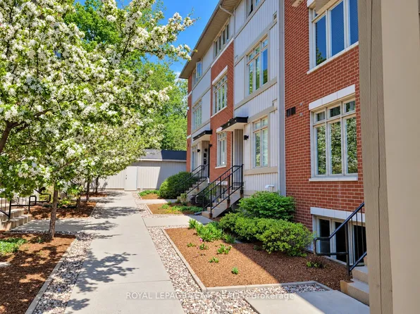797 Montreal Rd #19, Ottawa, ON K1K 0S9