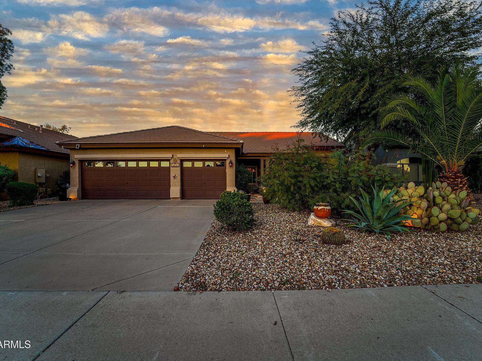 1021 S Western Skies Dr