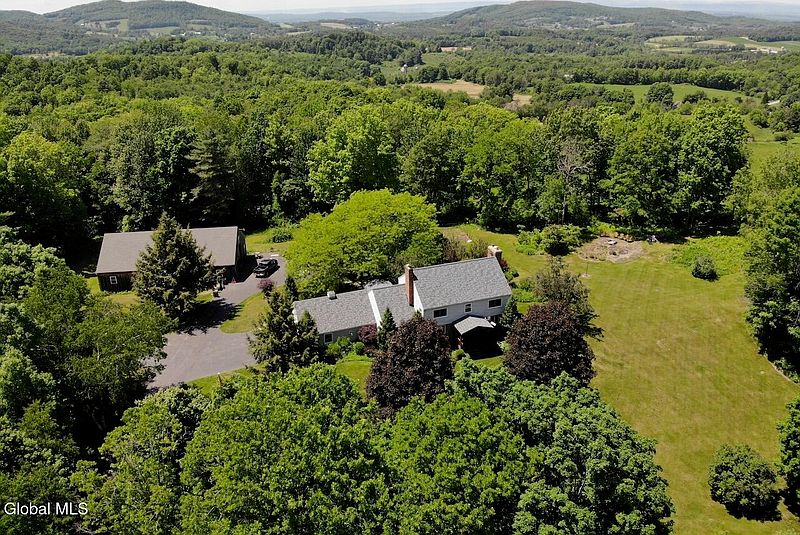 3rd image of 267 Kenyon Road