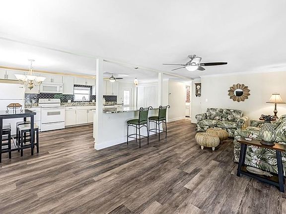 5th image of 21150 Cypress Park CIR