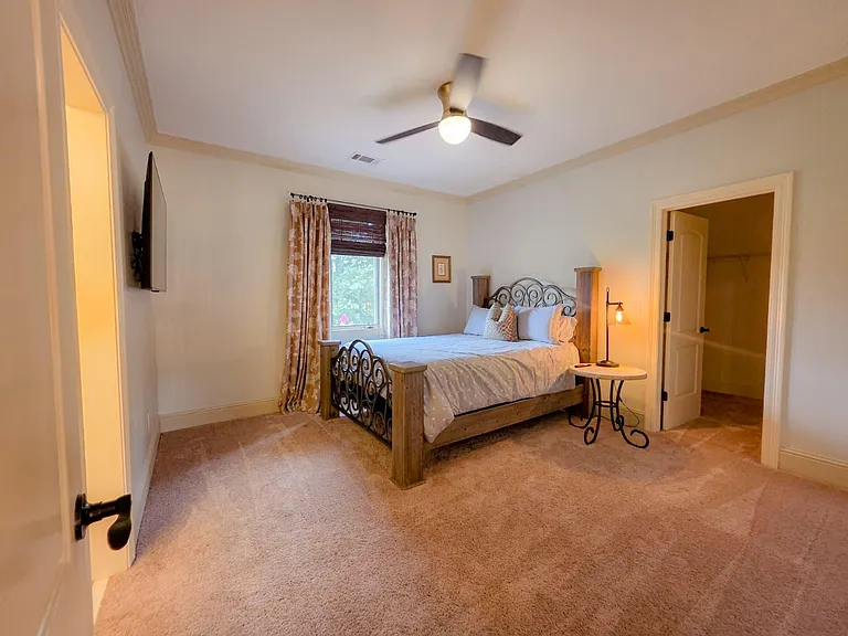 4th Bedroom, upstairs with jack/jill bathroom