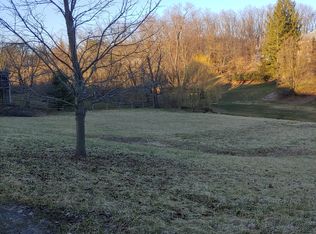 1001 Van Velsor Dr, Bakerstown, PA 15007