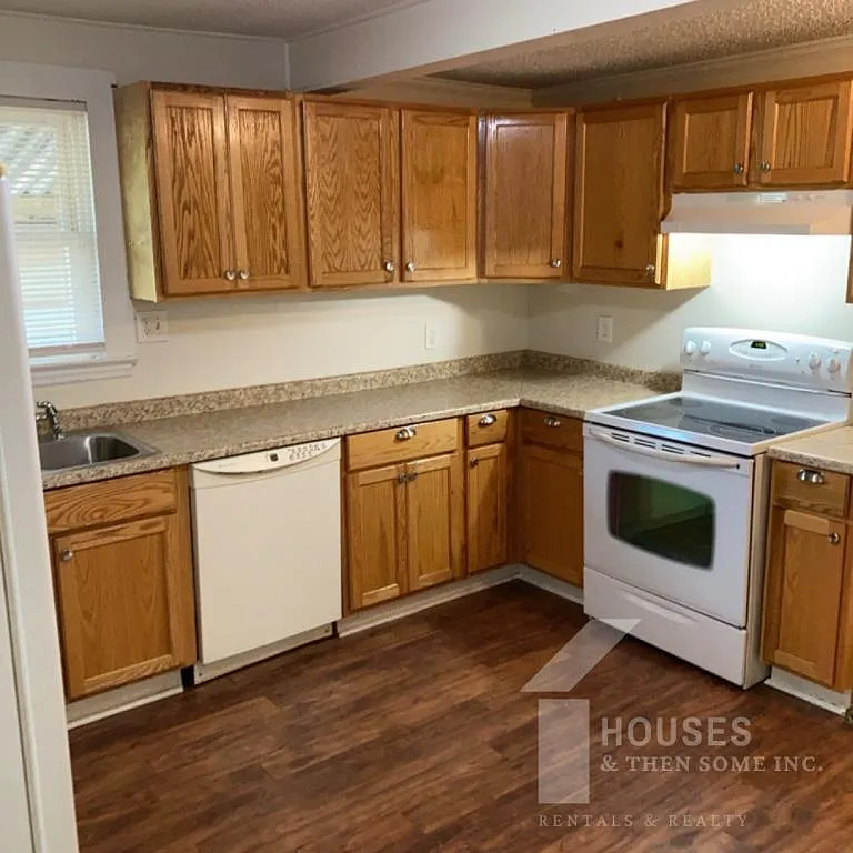 1211 Easley Bridge Rd. — Photo 4