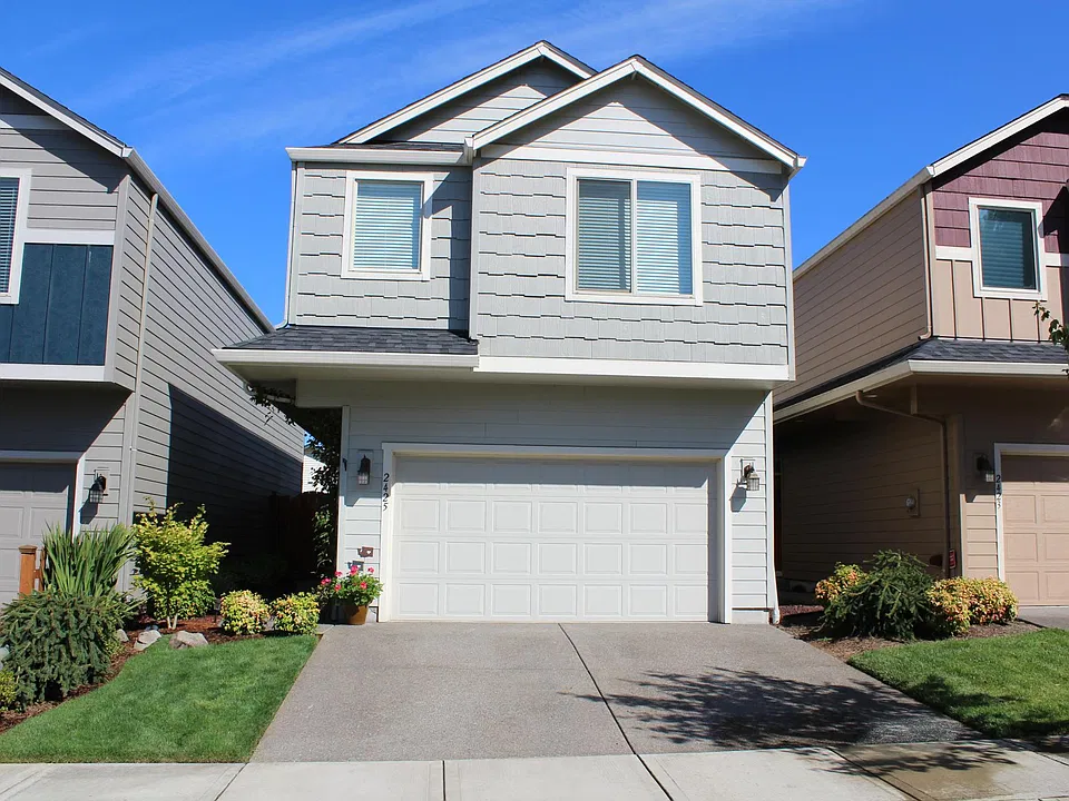 2425 NE 131st Ct