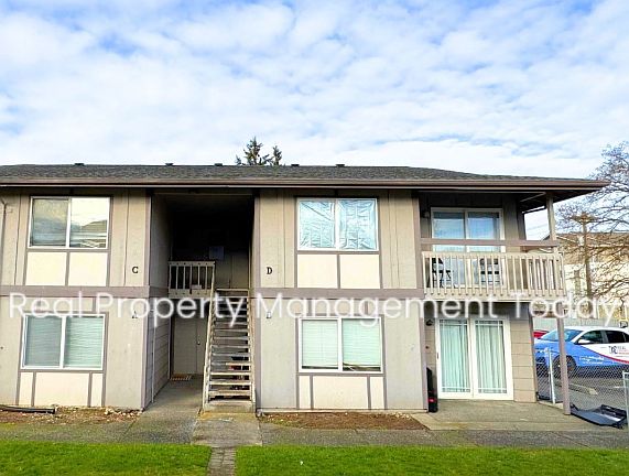 2nd image of 4024 S Lawrence St APT A