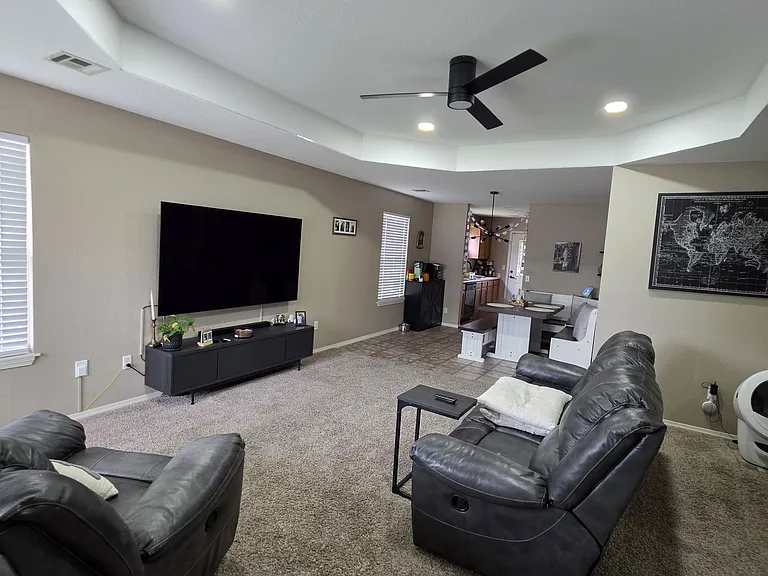 905 SW Krug Rd — Photo 2