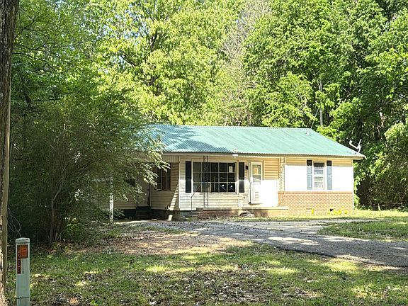 3rd image of 1701 Duncan Rd
