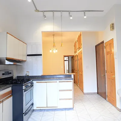 Rented by Nooklyn NYC LLC | media 26