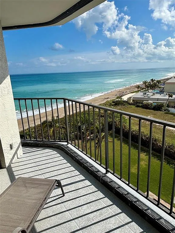 2 bed, 2.0 bath, 1209 sqft, $4,500 — Photo 2