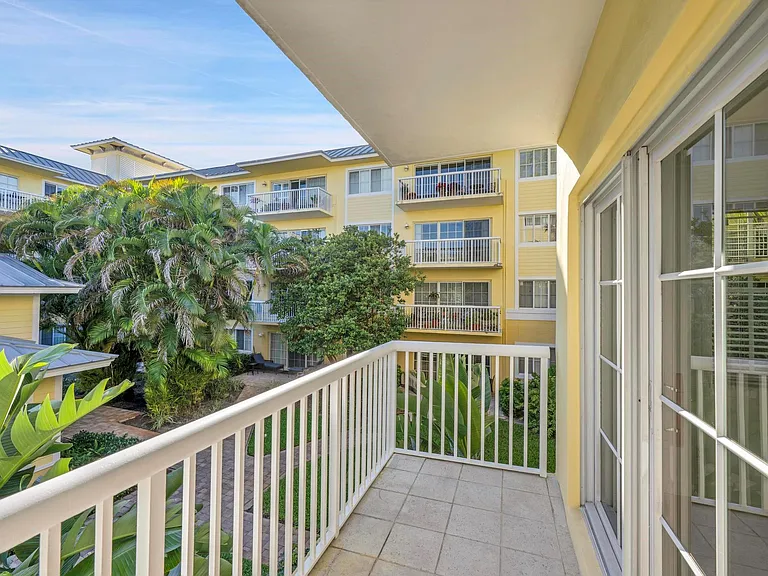 1515 E Broward Blvd #227 — Photo 23