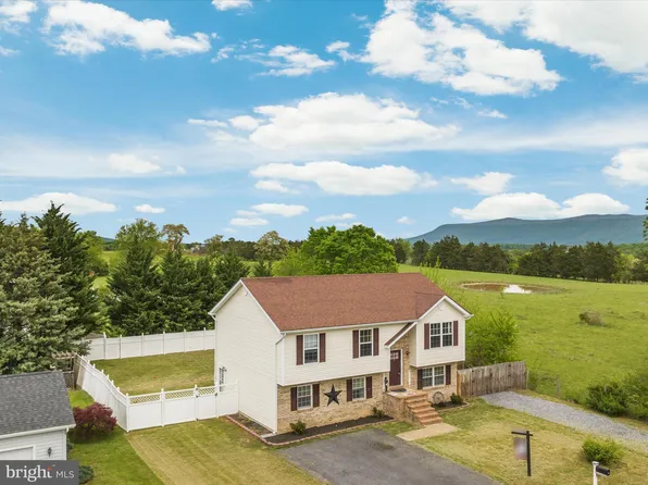 107 Doral Dr, Maurertown, VA 22644