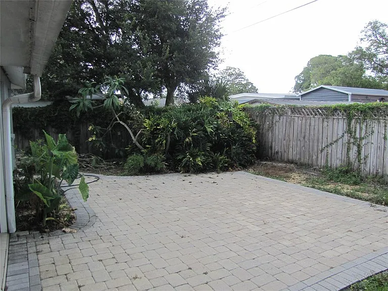7807 N Matanzas Ave — Photo 20