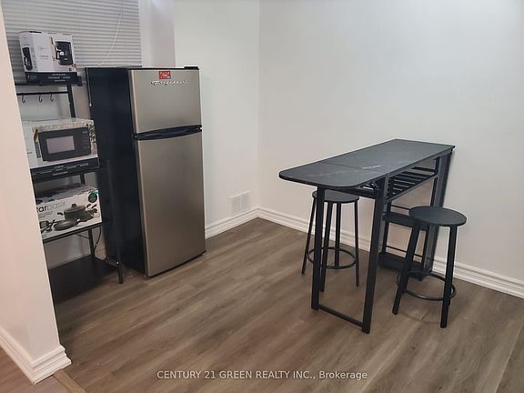 4th image of 23 Robideau Pl #Basement