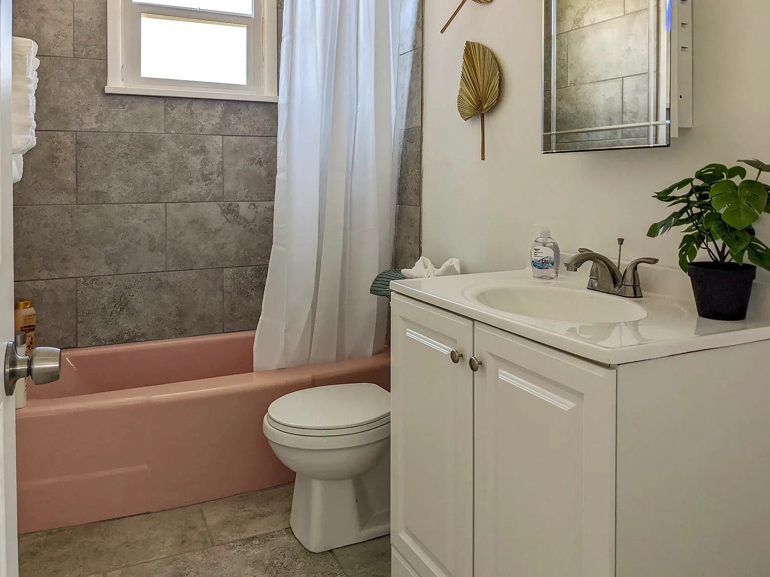 2 bed, 699 sqft, $1,800 — Photo 3